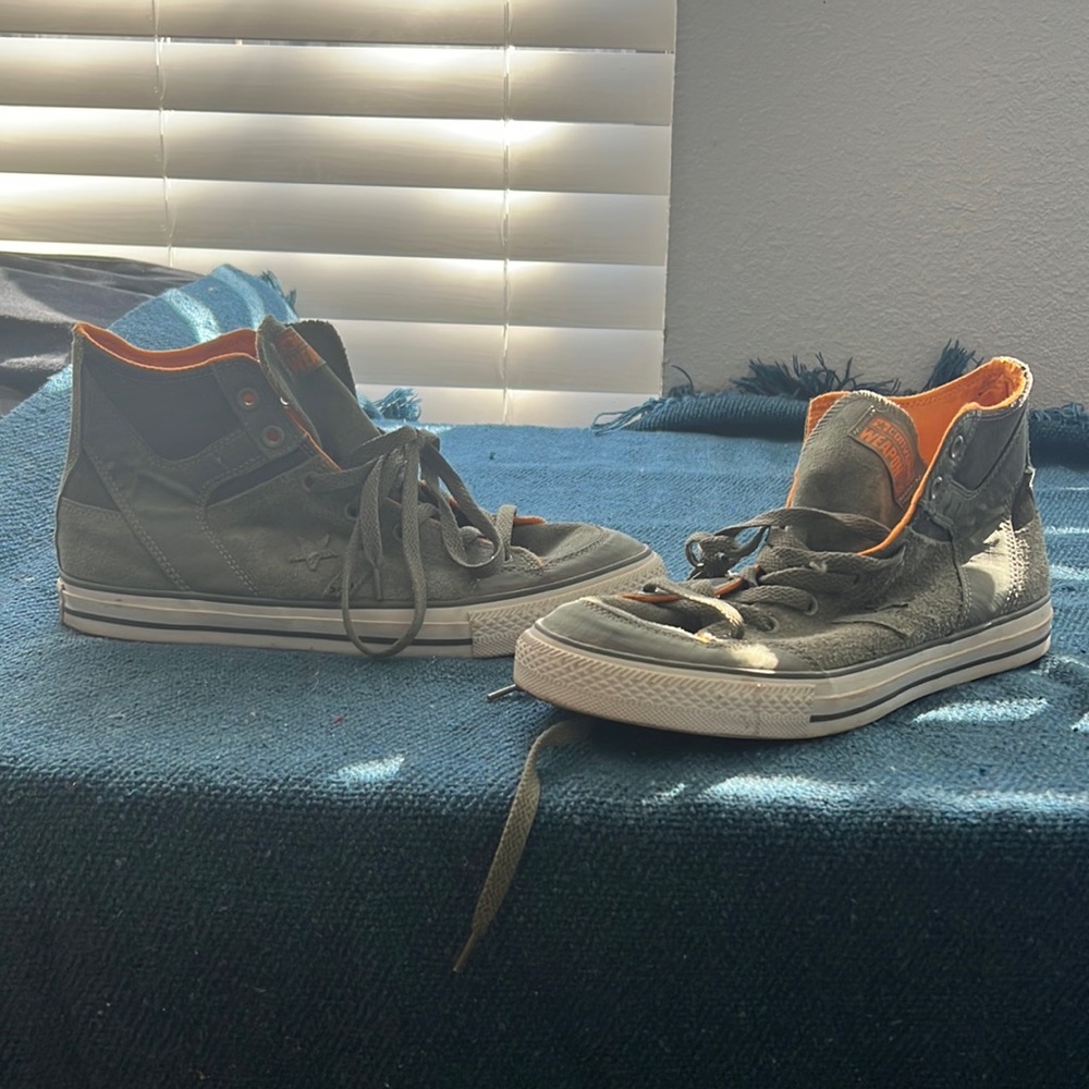 Converse all stars. Weapon PM. Worn 3 to 4 times max. Size 11.